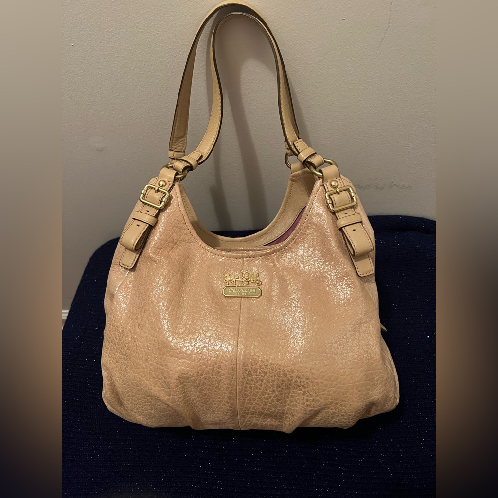 Coach Madison Maggie Gold Pebbles Leather 18932 Stunning Purse!